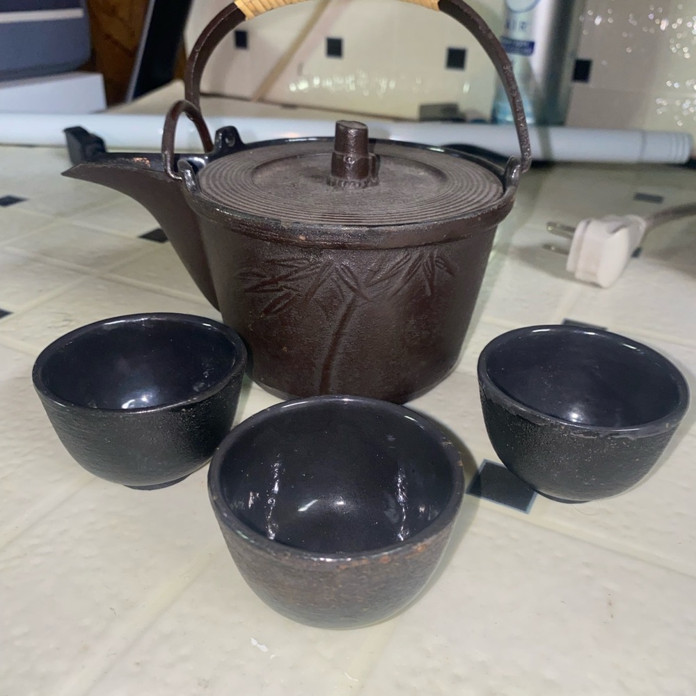 Elegant Brown Cast Iron Teapot Set